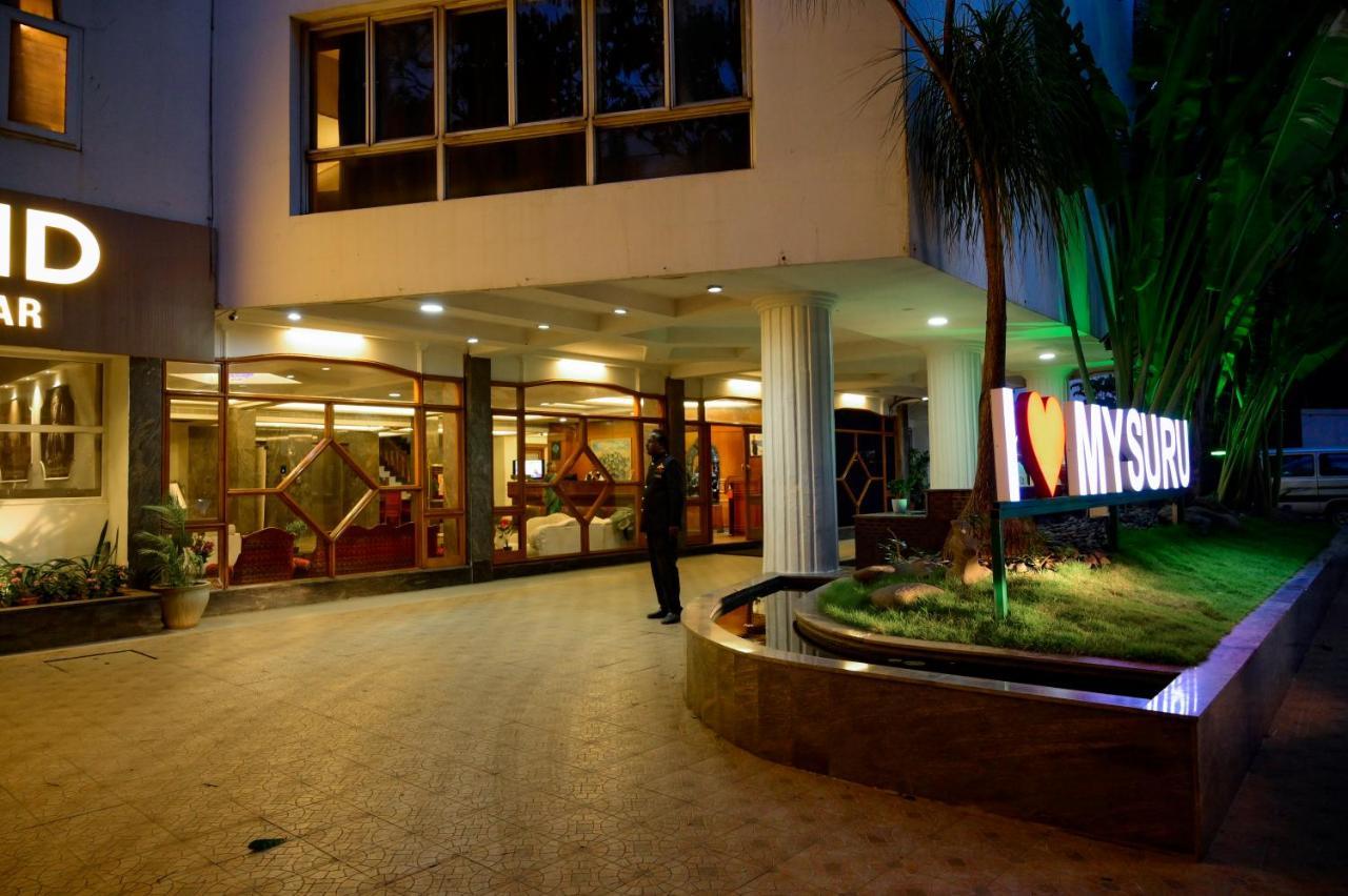 Maya'S Kings Kourt Mysore Exterior foto